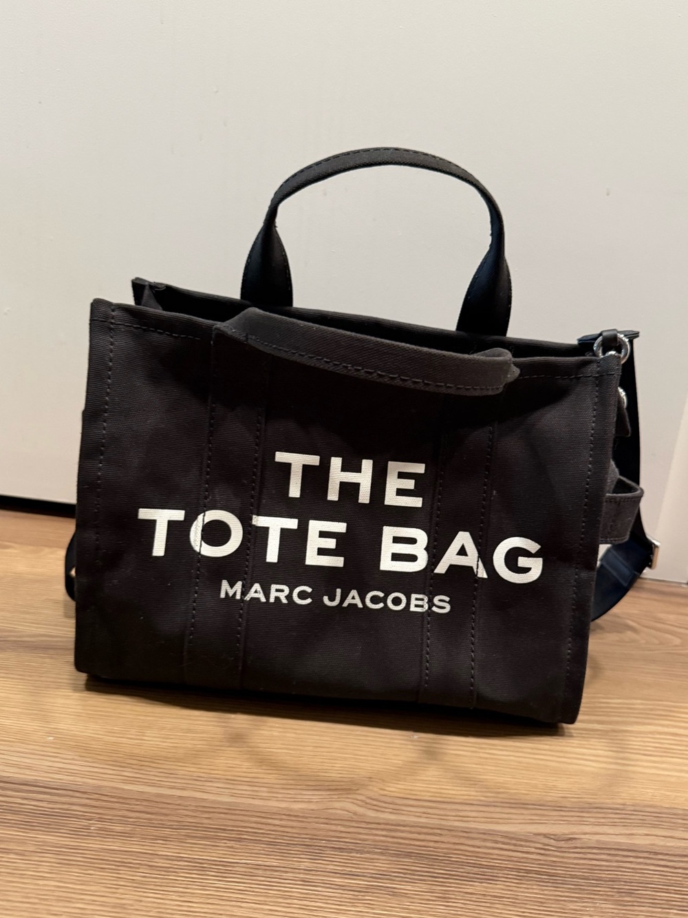 Marc Jacobs The Tote Bag in black